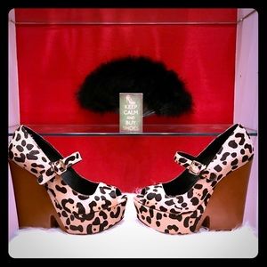 * NWOT Authentic Steven by Steve Madden